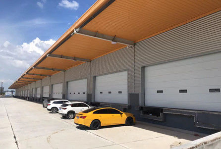 kaufen Lagerlogistik Vertikaler Aufzug Abschnittstür Heißtauchverzinkter Stahl 40 mm online manufacture