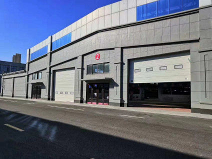 kaufen Industrielle Oberleitungs-Abschnitttür anpassbar langlebig Wetterbeständig online manufacture