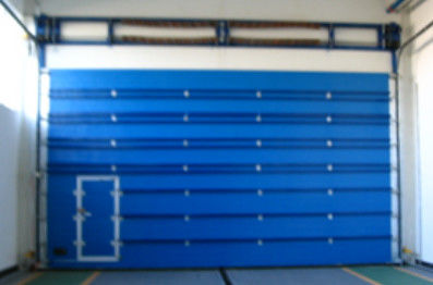 Blaue Farbe Elektrische Garagentüren mit überzogenen photoelektrischen Sensoren