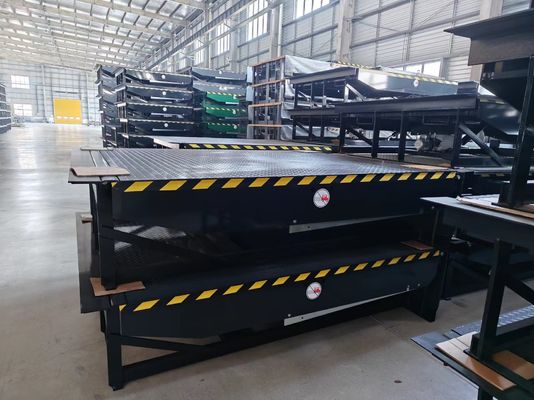 Langlebiger hydraulischer Dockleveler einfacher Betrieb Entladen und Verladen Dock Truck Leveler