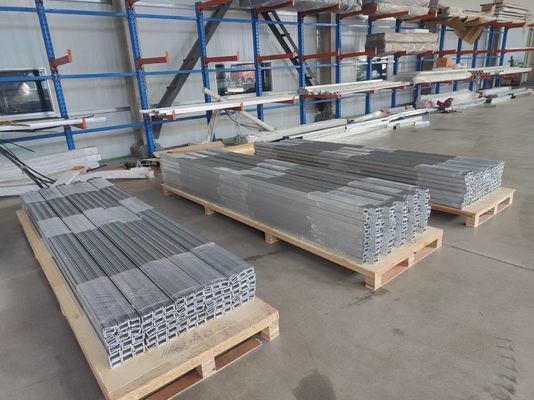 Montagelinie Schnelle Roll-up-Türen 0,8 m/s - 1,2 m/s Kleine Rollerläden Türen