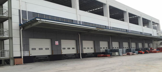 Industrielle automatische isolierte Metall-Sandwich-Platte Stahl Außenbereich Schiebelift Oberhaus Garage Roll-Up-Tür