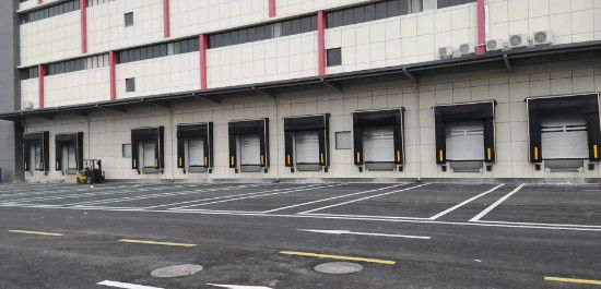 Logistik Isolierte Abschnitttür Industrielager Türen